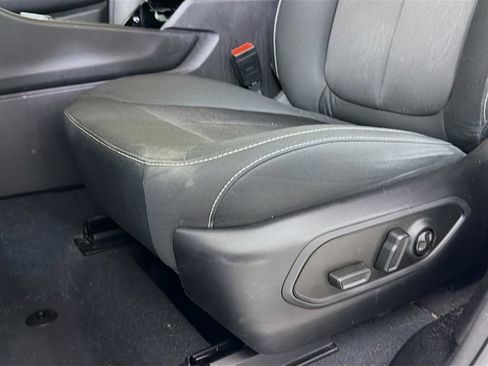 Used 2023 Jeep Grand Cherokee Laredo image 22