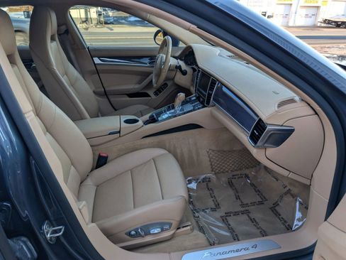 Used 2014 Porsche Panamera 4 image 22