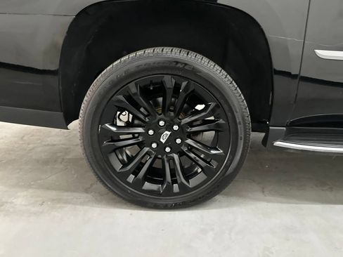 Used 2019 Cadillac Escalade ESV Luxury AWD/4WD image 63
