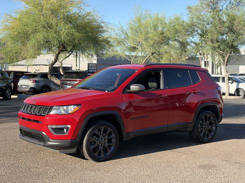 Used 2021 Jeep Compass Latitude AWD/4WD image 6