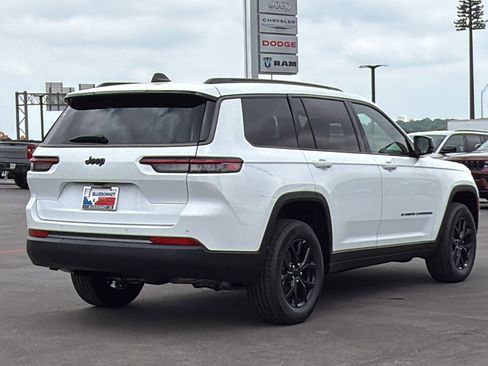 New 2026 Jeep Grand Cherokee L 2WD image 5