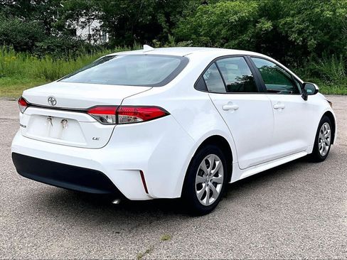 Used 2025 Toyota Corolla LE FWD image 6