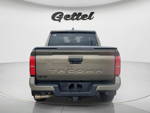 Certified 2025 Toyota Tacoma TRD Off-Road AWD/4WD image 6