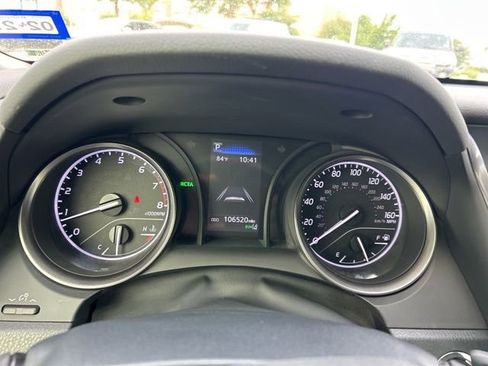 Used 2023 Toyota Camry SE w/ Convenience Package FWD image 10