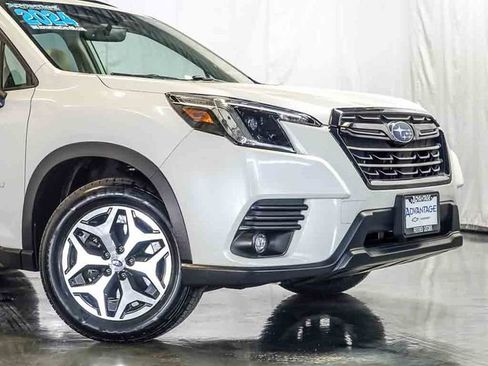 Used 2024 Subaru Forester Premium AWD/4WD image 3