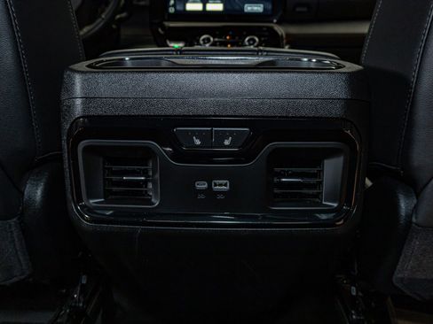 Used 2025 GMC Sierra 2500 AT4 w/ AT4 Premium Plus Package image 22