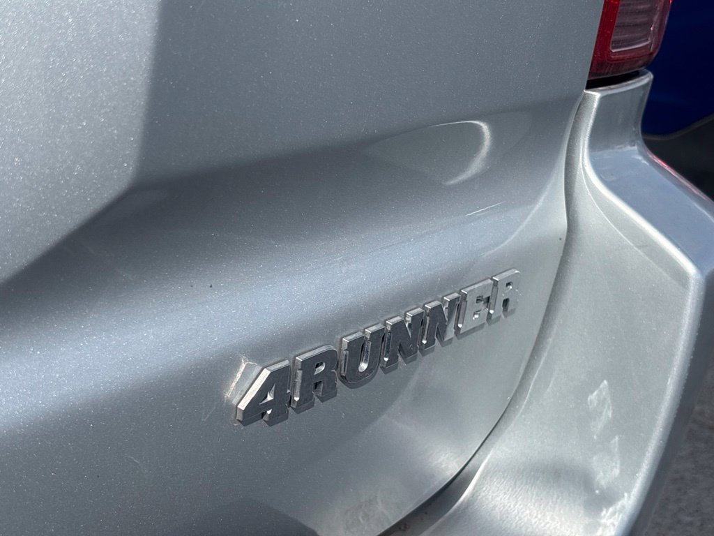 Used 2009 Toyota 4Runner SR5 RWD image 7