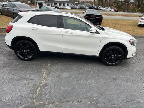 Used 2018 Mercedes-Benz GLA 250 GLA 250 Sport Utility 4D image 8
