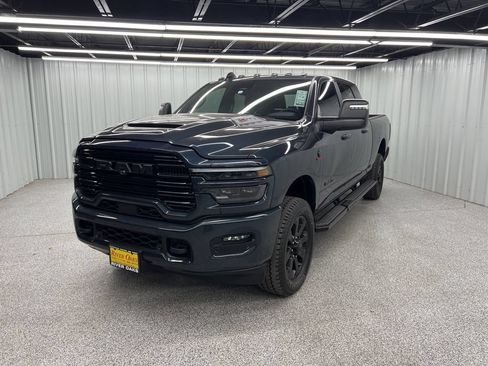 Used 2026 RAM 2500 Laramie AWD/4WD image 3
