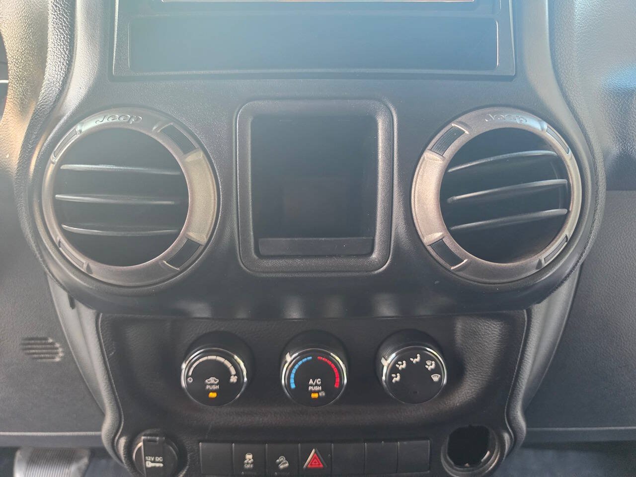 Used 2013 Jeep Wrangler Sport AWD/4WD image 27