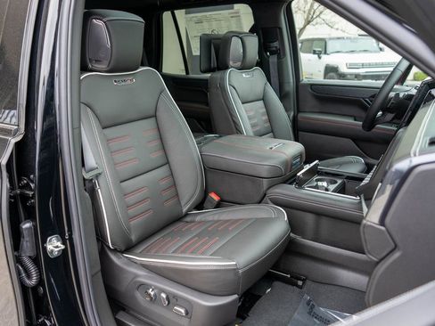 New 2026 GMC Yukon AT4 Ultimate AWD/4WD image 9
