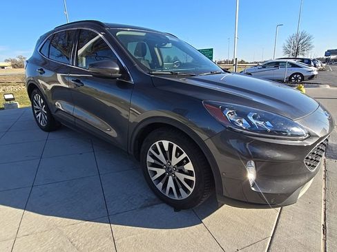 Used 2020 Ford Escape Titanium w/ Titanium Premium Package 2.0 image 2