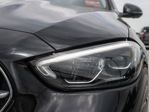 Used 2024 Mercedes-Benz C 300 Sedan image 7