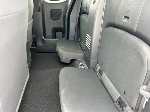 Used 2023 Nissan Frontier SV w/ Technology Package AWD/4WD image 14