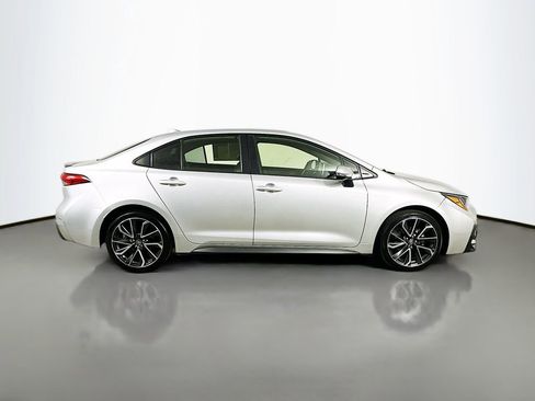 Used 2022 Toyota Corolla XSE FWD image 7
