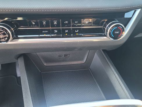 Used 2026 Chevrolet Equinox LT FWD image 22