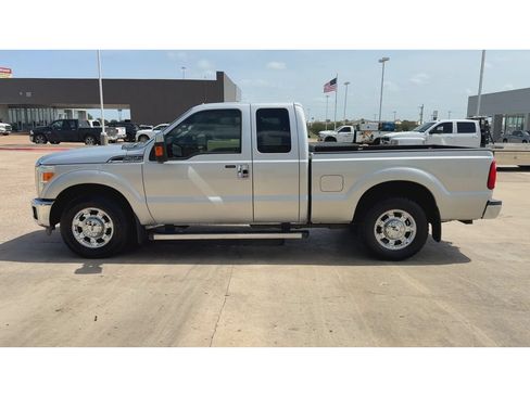 Used 2015 Ford F250 XLT w/ XLT Premium Package RWD image 5