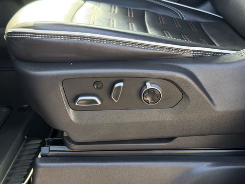 Used 2025 GMC Sierra 2500 AT4X AWD/4WD image 17