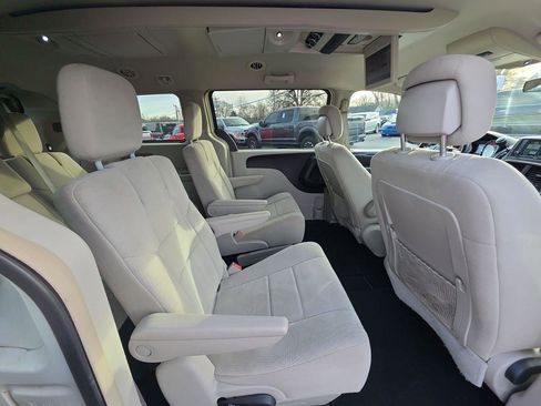 Used 2011 Dodge Grand Caravan Crew w/ Entertainment Group 1 image 7