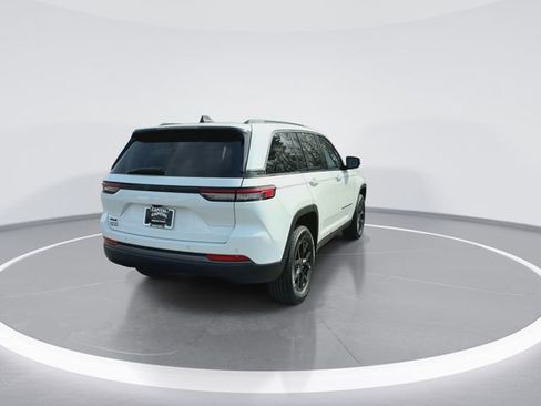 New 2026 Jeep Grand Cherokee Altitude AWD/4WD image 8