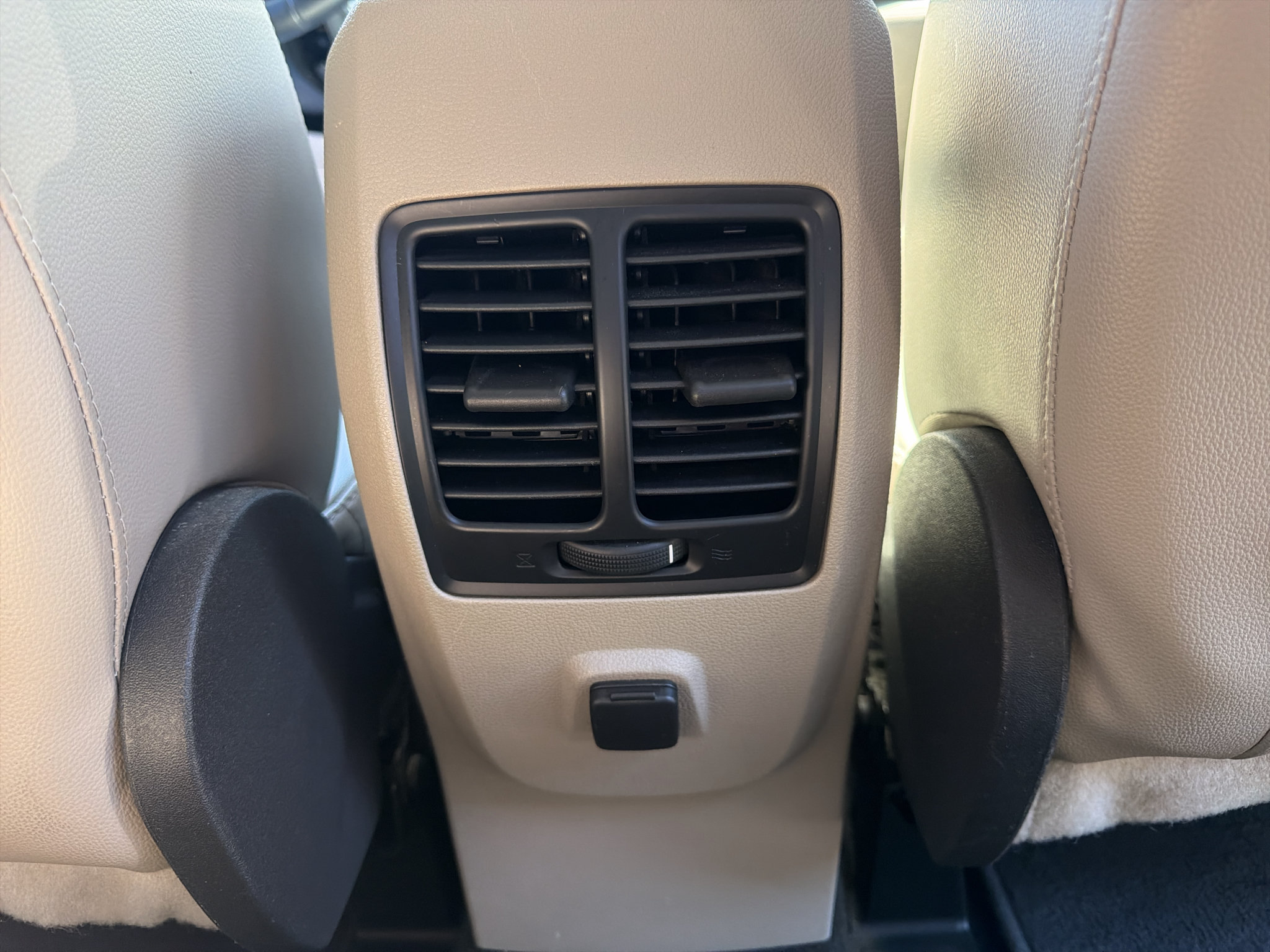 Used 2018 Ford Escape SEL w/ Ford Safe & Smart Package FWD image 24