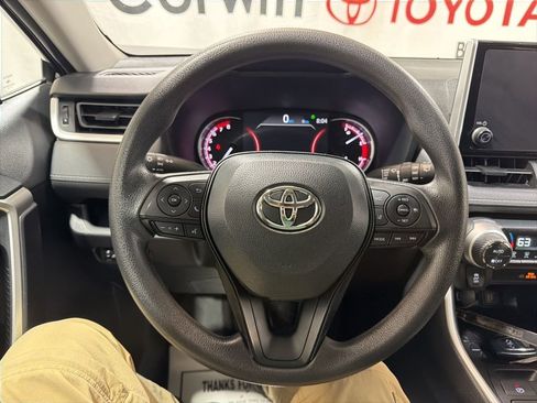 Used 2025 Toyota RAV4 XLE image 28