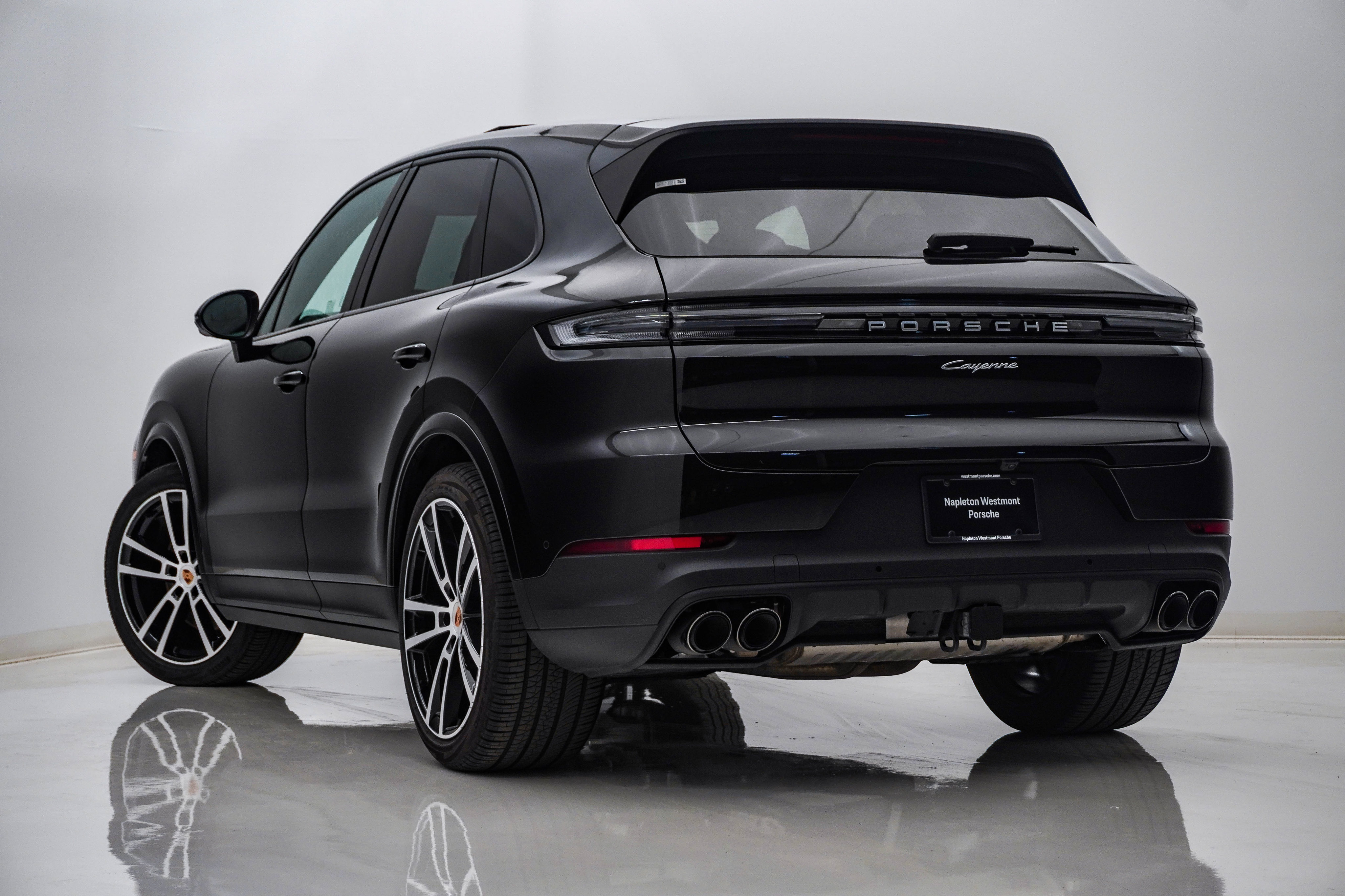 Certified 2026 Porsche Cayenne AWD/4WD image 3