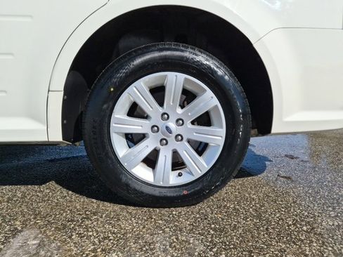 Used 2010 Ford Flex SE image 11