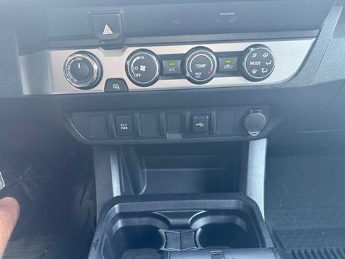 Used 2021 Toyota Tacoma SR AWD/4WD image 27