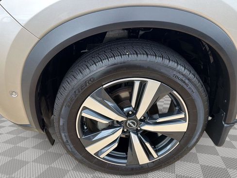 Used 2023 Nissan Rogue Platinum FWD image 23