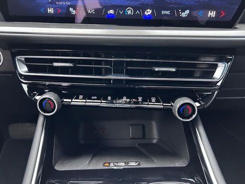 New 2026 Chevrolet Traverse LT w/ Driver Confidence Package image 19