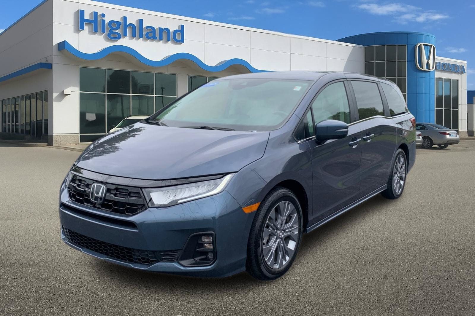 Used 2025 Honda Odyssey Touring image 1
