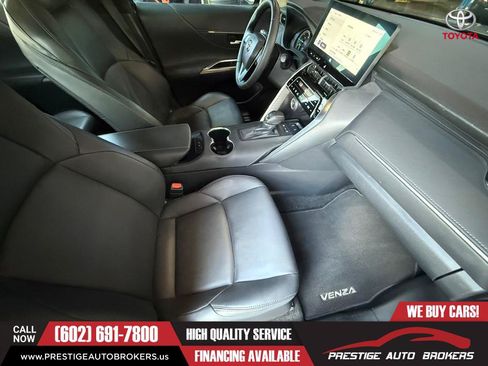 Used 2023 Toyota Venza XLE AWD/4WD image 35