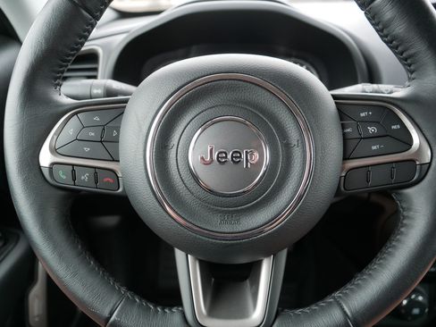 Used 2022 Jeep Renegade Latitude w/ Convenience Group AWD/4WD image 25