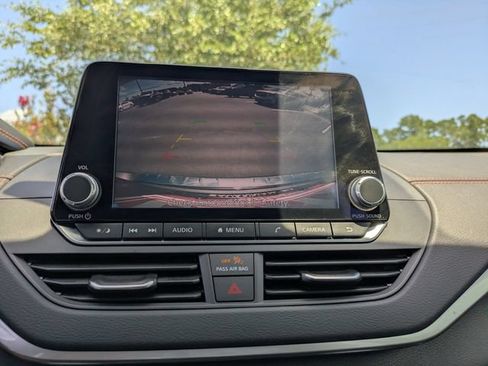 Used 2022 Nissan Altima 2.5 SR FWD image 21