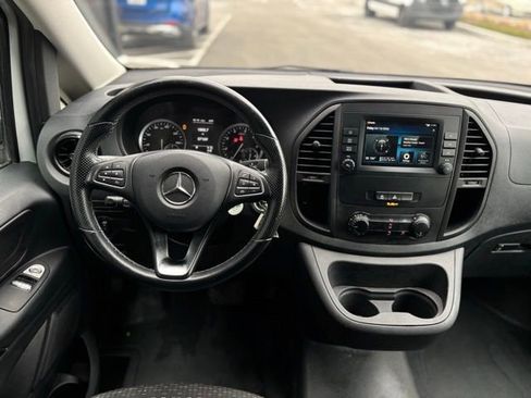 Used 2022 Mercedes-Benz Metris image 23