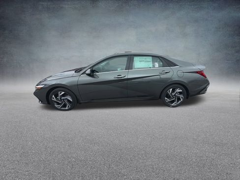 New 2025 Hyundai Elantra Limited image 10