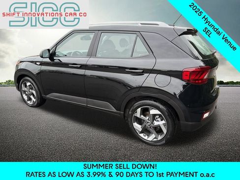 Used 2025 Hyundai Venue SEL FWD image 4