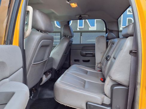 Used 2013 Chevrolet Silverado 2500 W/T AWD/4WD image 9