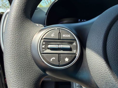 Used 2023 Kia Soul LX w/ LX Technology Package FWD image 23