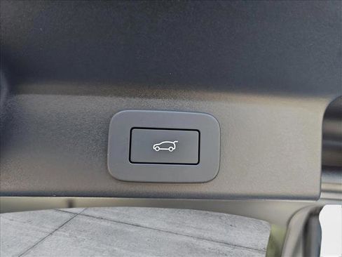 New 2025 Jaguar F-PACE R-Dynamic S image 13