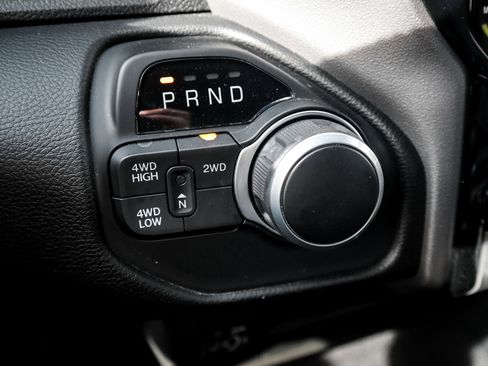 Used 2024 RAM 2500 Big Horn w/ Sport Appearance Package image 26