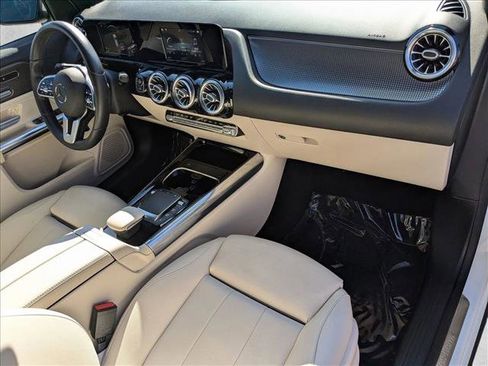 Used 2021 Mercedes-Benz GLA 250 4MATIC image 26