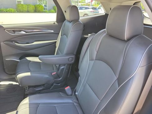 Used 2021 Buick Enclave Avenir w/ Avenir Technology Package AWD/4WD image 25