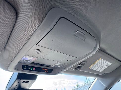 Used 2021 Chevrolet Equinox LT AWD/4WD image 17