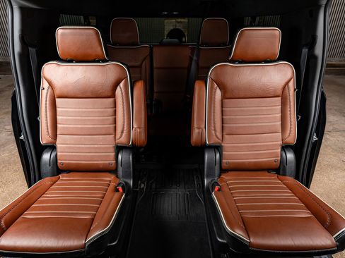 Used 2023 GMC Yukon XL Denali Ultimate image 36