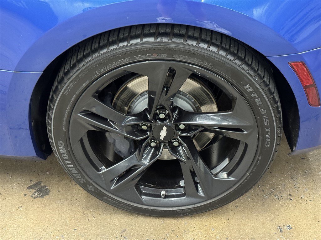 Used 2019 Chevrolet Camaro SS RWD image 10