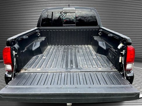 Used 2023 Toyota Tacoma 4x4 Double Cab image 7