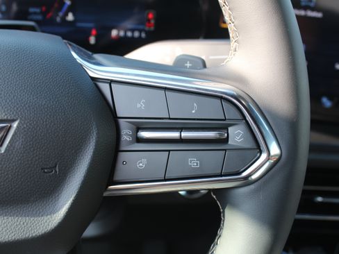 New 2027 Chevrolet Traverse Z71 w/ Enhanced Driving Package AWD/4WD image 13