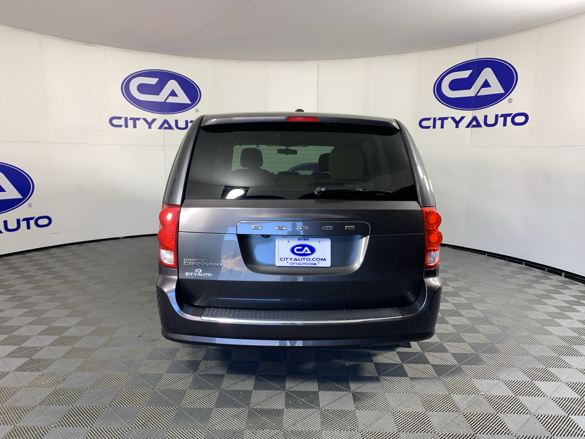 Used 2016 Dodge Grand Caravan SE w/ Quick Order Package 29E SE FWD image 4